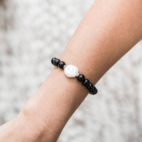 onyx and pearl bracelet| black onyx and freshwater pearl bracelet